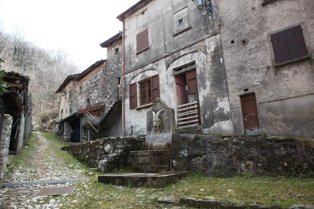 Locanda Del Pittore Arcumeggia Exterior foto